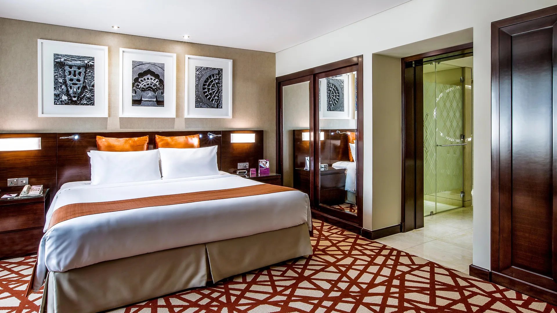 Crowne Plaza Dubai Deira By Ihg Hotel