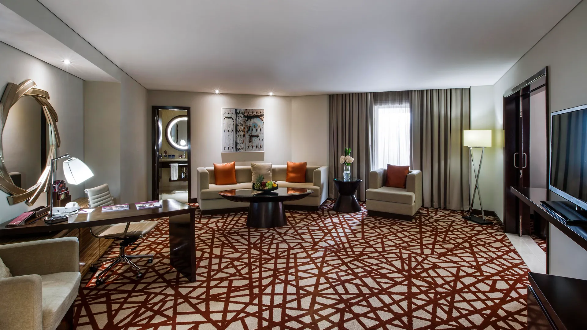 Crowne Plaza Dubai Deira By Ihg Hotel 5*,