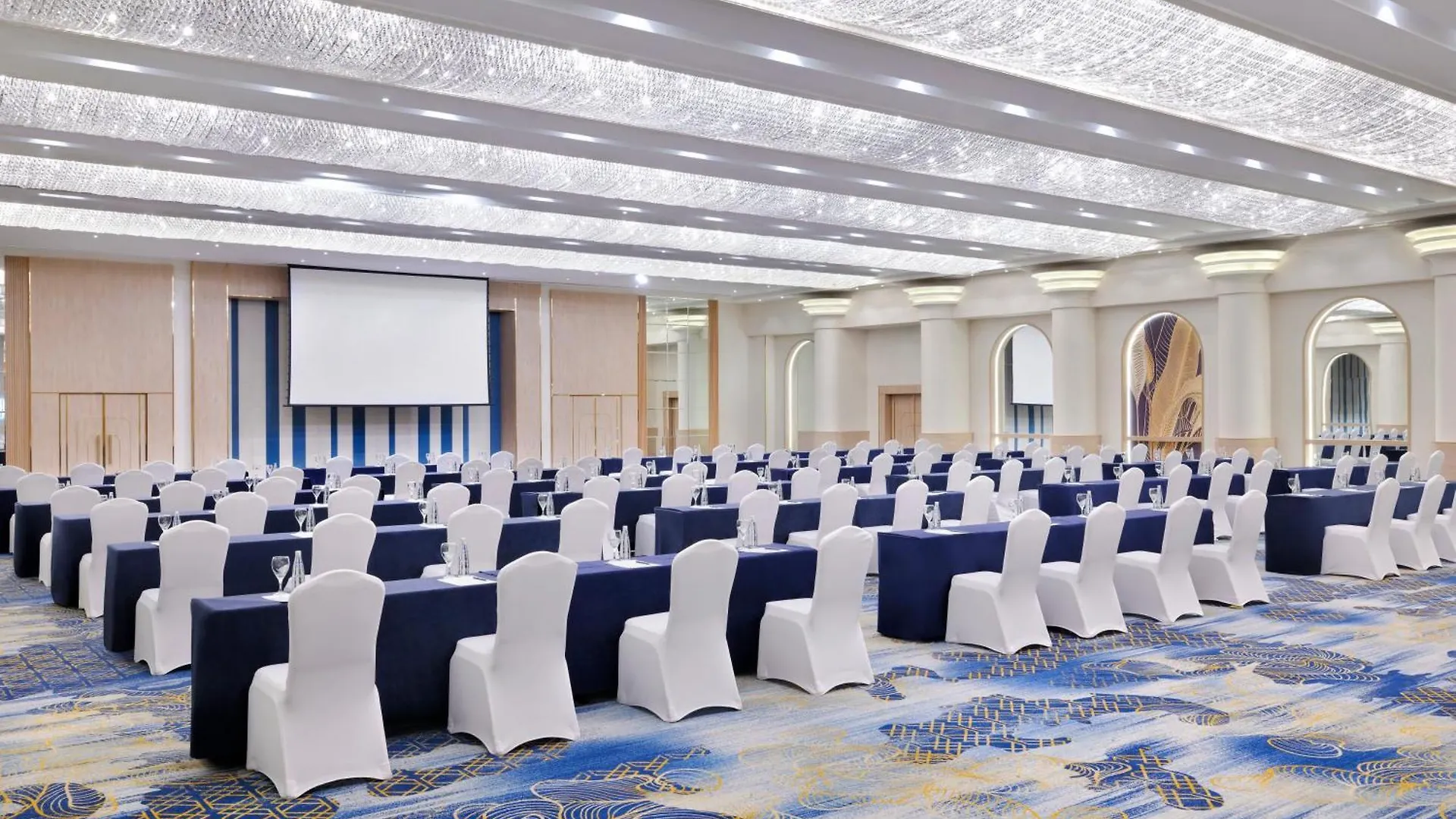 Crowne Plaza Dubai Deira By Ihg Hotel
